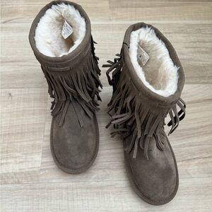 KoolaBurra by Uggs Girls 4 Boots 1020412 *Never been worn*